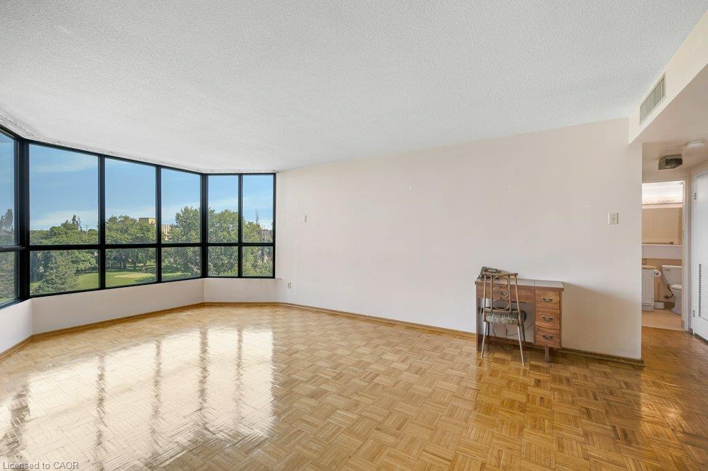 718-1333 Bloor Street Property Photo 5