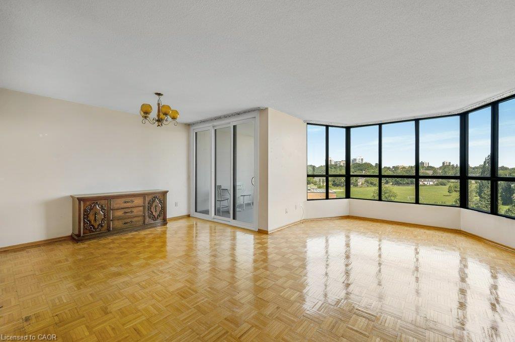 718-1333 Bloor Street Property Photo 6