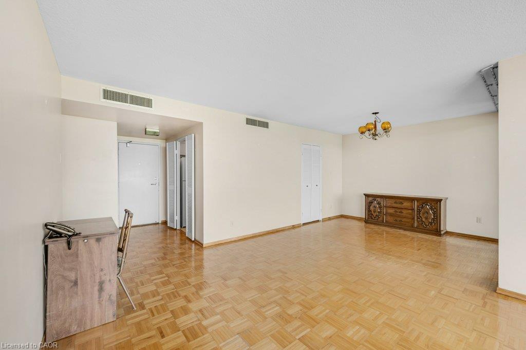 718-1333 Bloor Street Property Photo 9