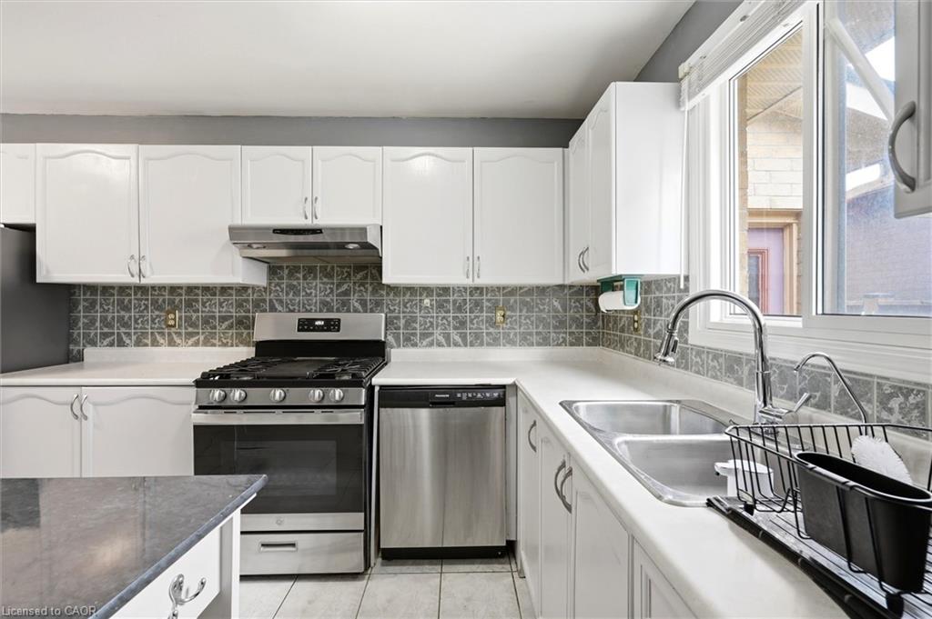 18 Anne Court Property Photo 6