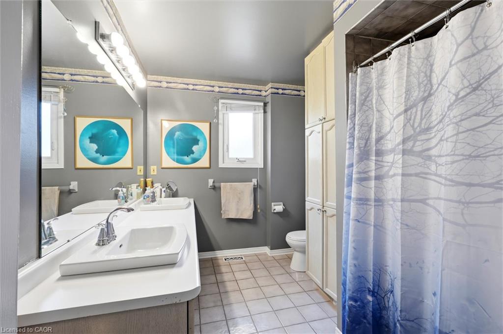 18 Anne Court Property Photo 10