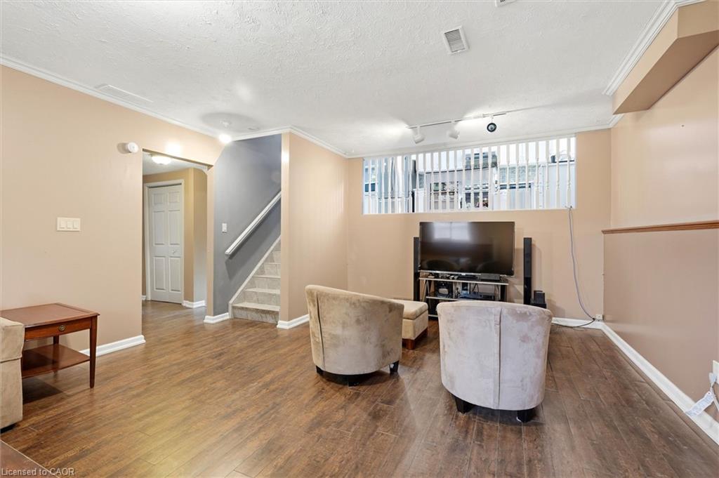 18 Anne Court Property Photo 12