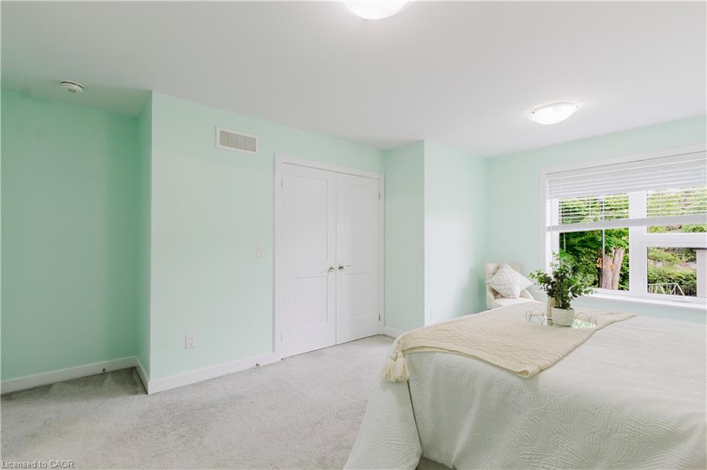 17-110 Fergus Avenue Property Photo 24