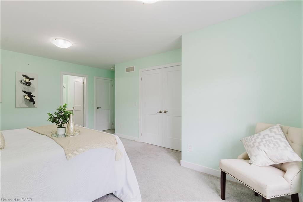 17-110 Fergus Avenue Property Photo 25