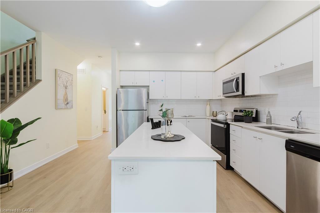 17-110 Fergus Avenue Property Photo 36