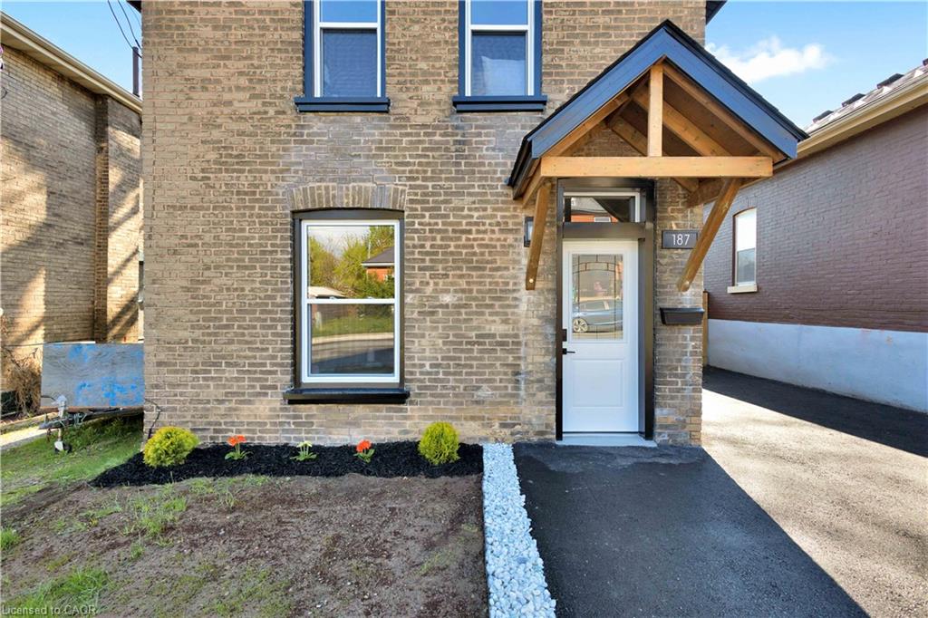 187 Drummond Street Property Photo 4