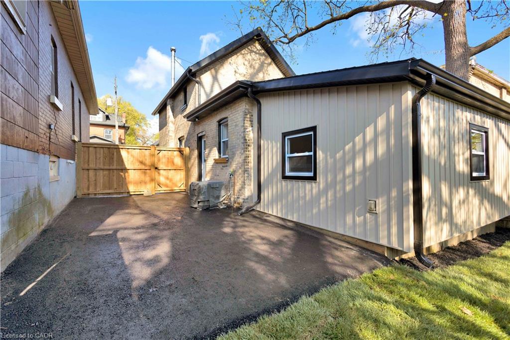 187 Drummond Street Property Photo 38