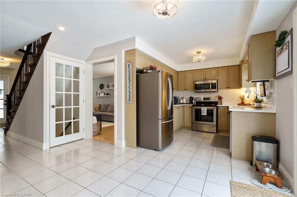 213 Fellowes Crescent Property Photo 11
