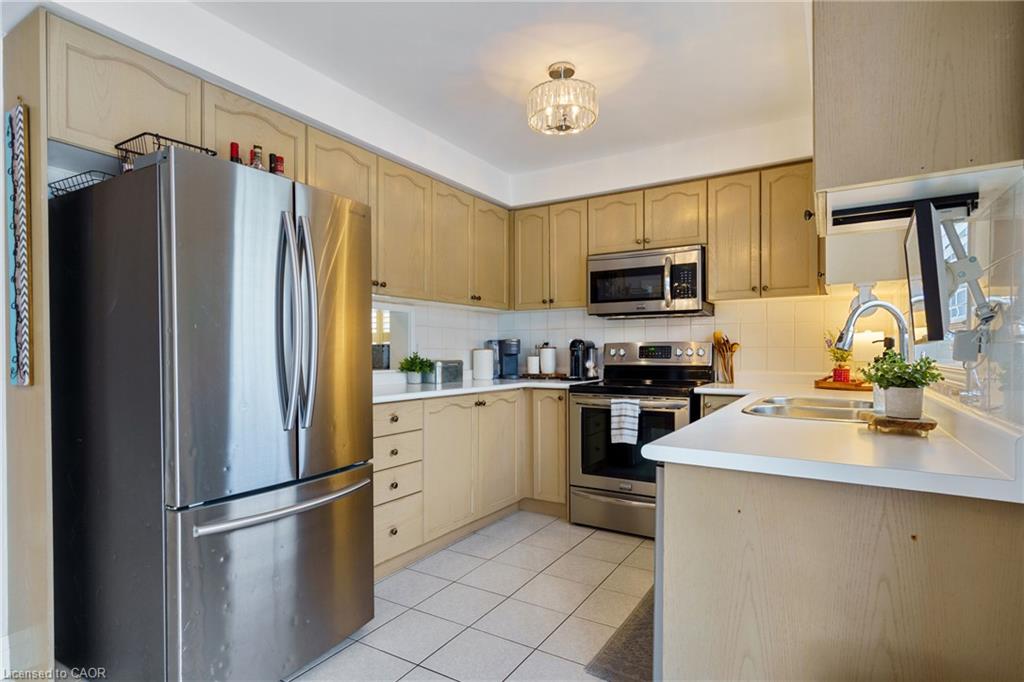 213 Fellowes Crescent Property Photo 12