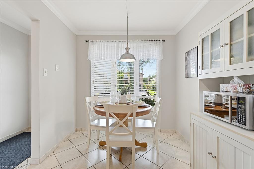 30 Twinoaks Crescent Property Photo 9