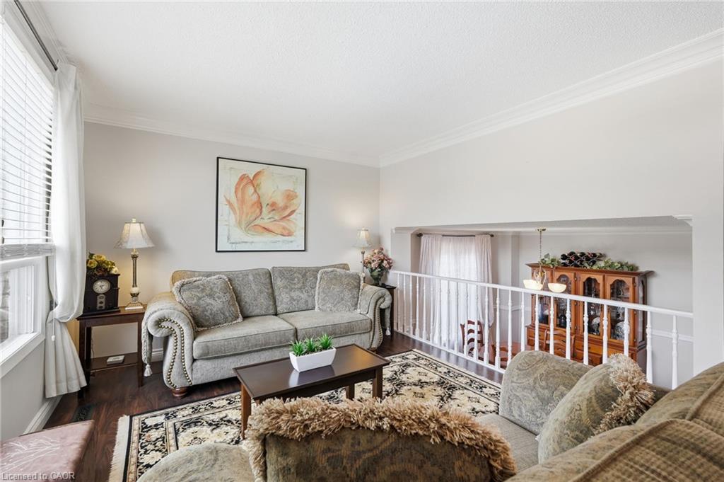 30 Twinoaks Crescent Property Photo 14