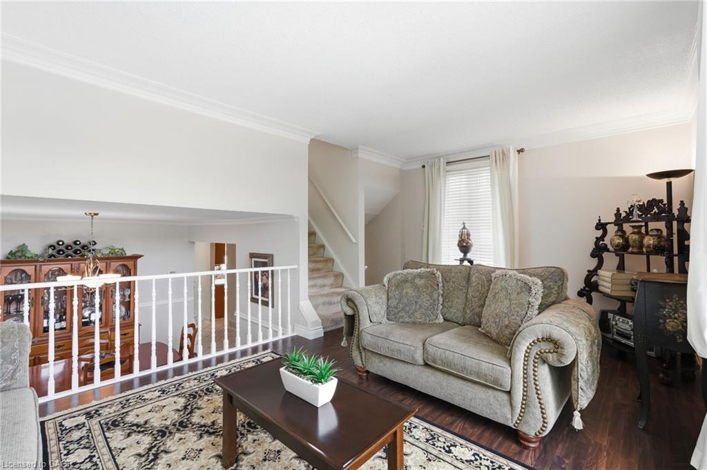 30 Twinoaks Crescent Property Photo 16