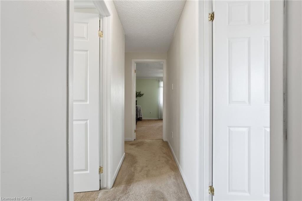30 Twinoaks Crescent Property Photo 17