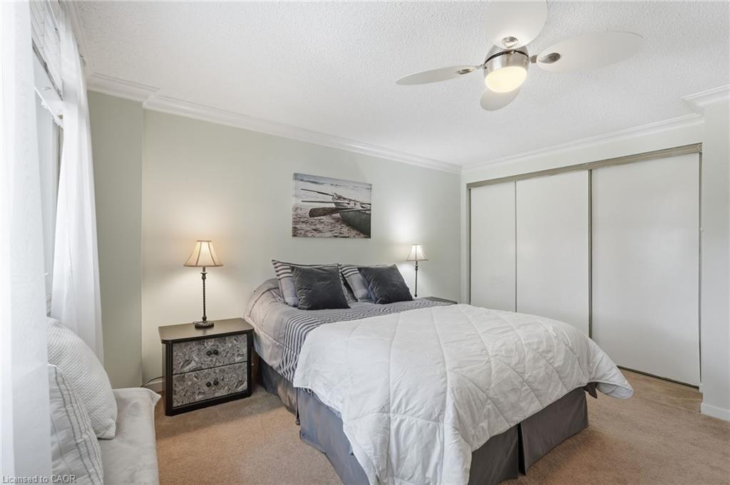 30 Twinoaks Crescent Property Photo 24