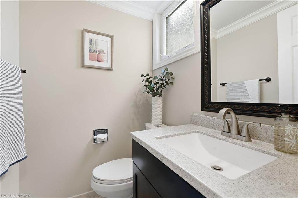 30 Twinoaks Crescent Property Photo 26