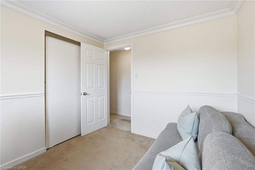 30 Twinoaks Crescent Property Photo 28