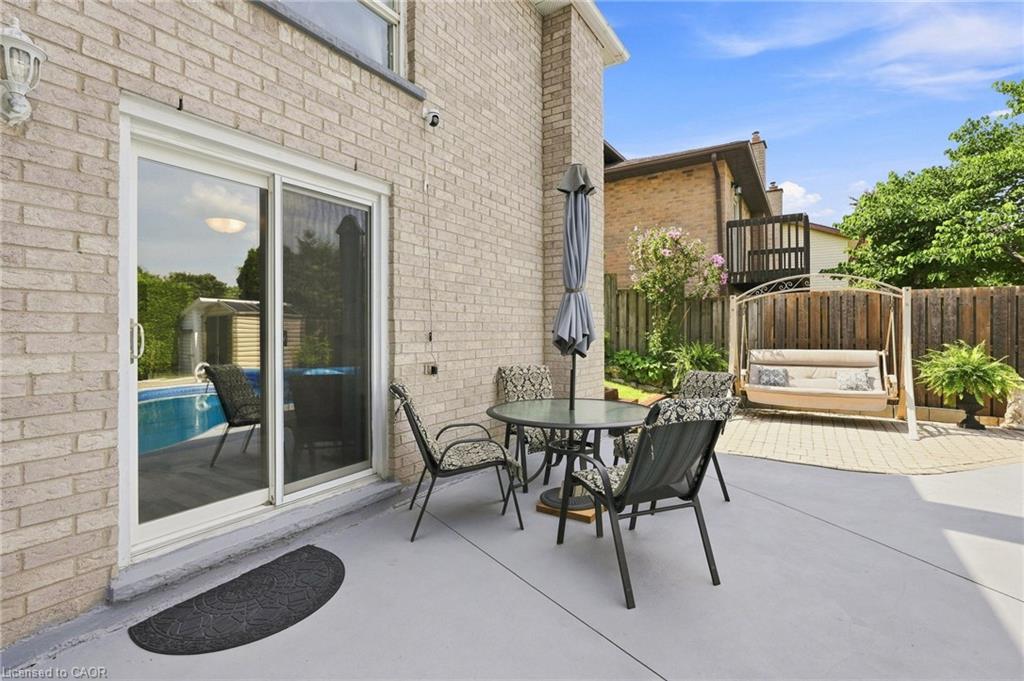 30 Twinoaks Crescent Property Photo 38