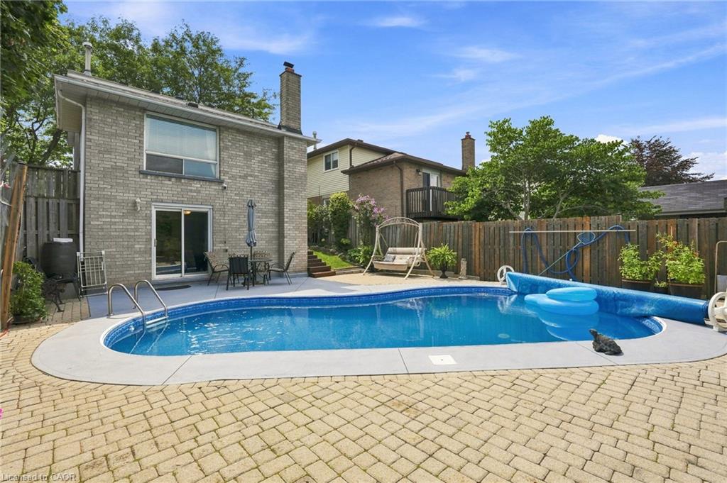 30 Twinoaks Crescent Property Photo 41