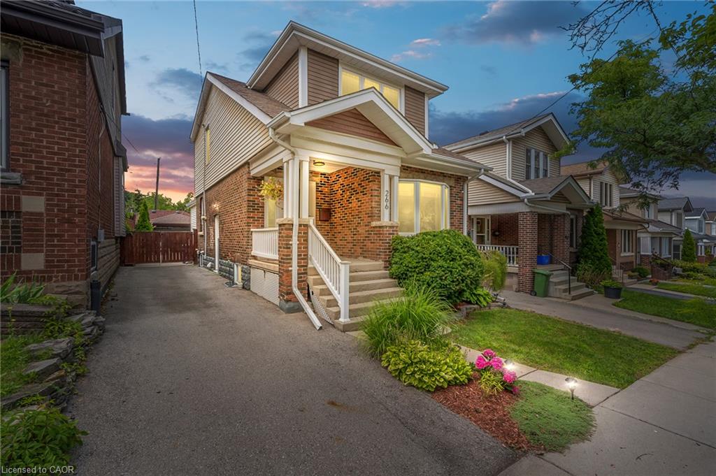 266 London Street S Property Photo 1
