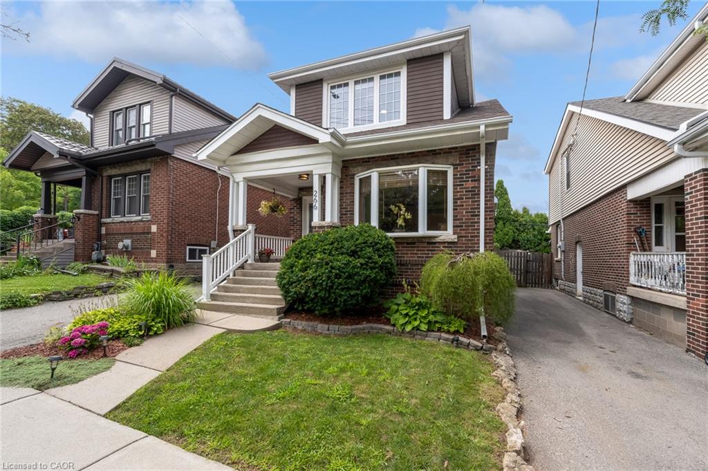 266 London Street S Property Photo 3