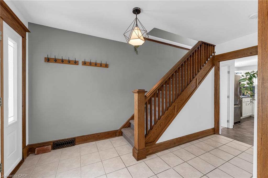 266 London Street S Property Photo 7