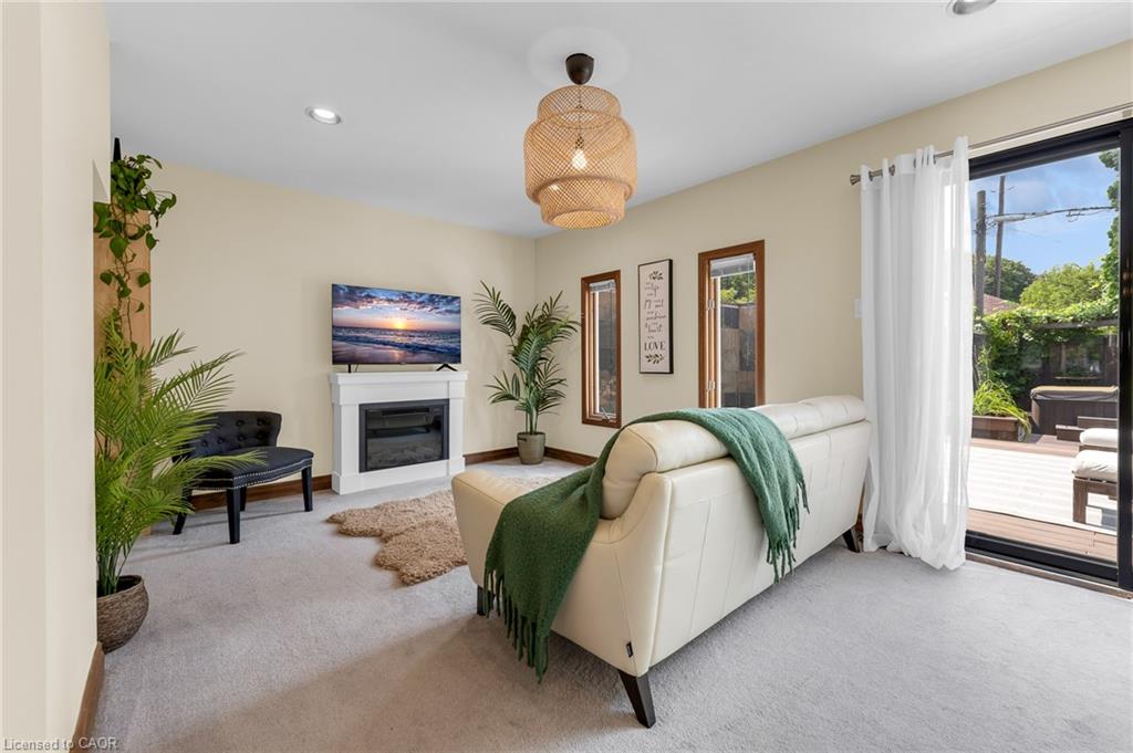 266 London Street S Property Photo 16