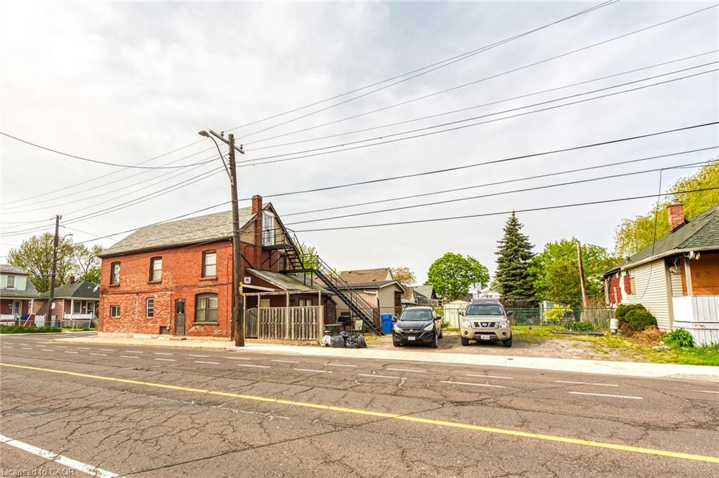1367 Cannon Street E Property Photo 6