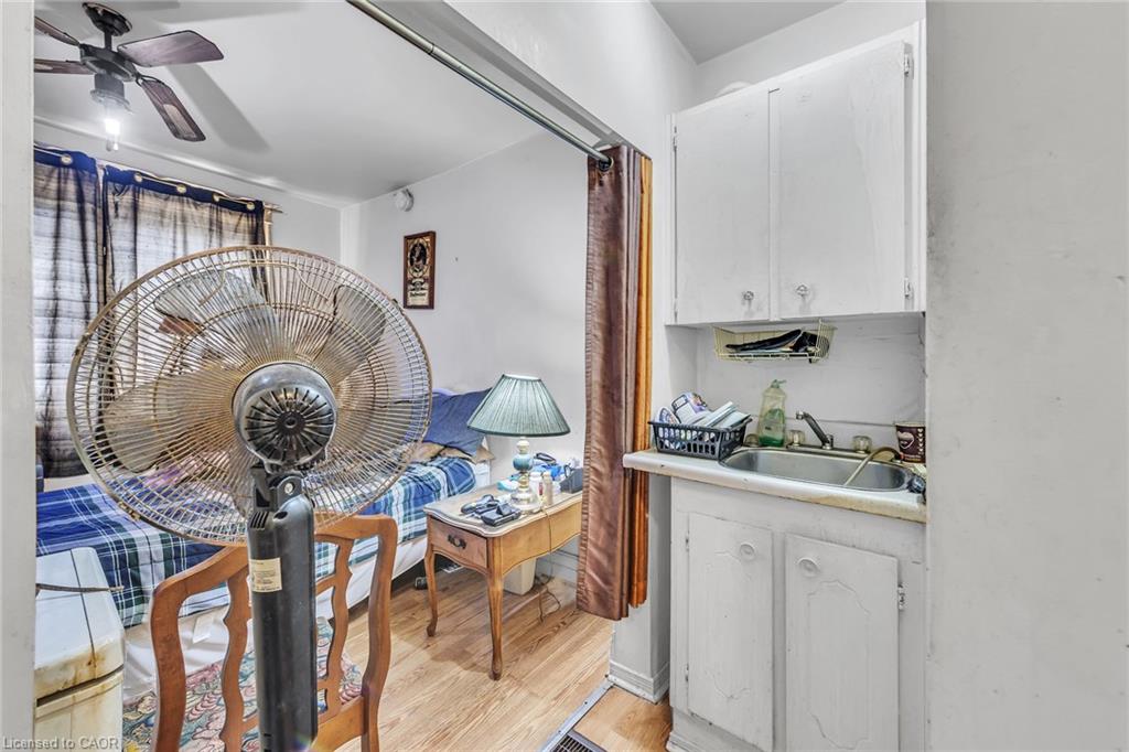 1367 Cannon Street E Property Photo 8