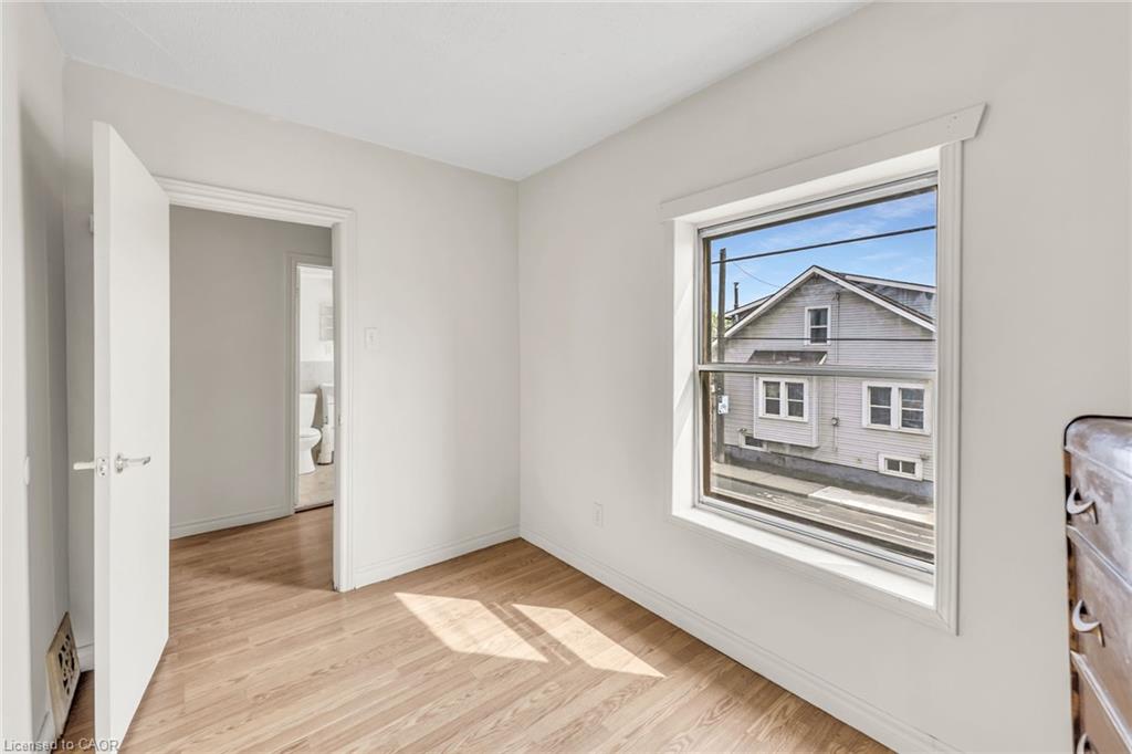 1367 Cannon Street E Property Photo 27