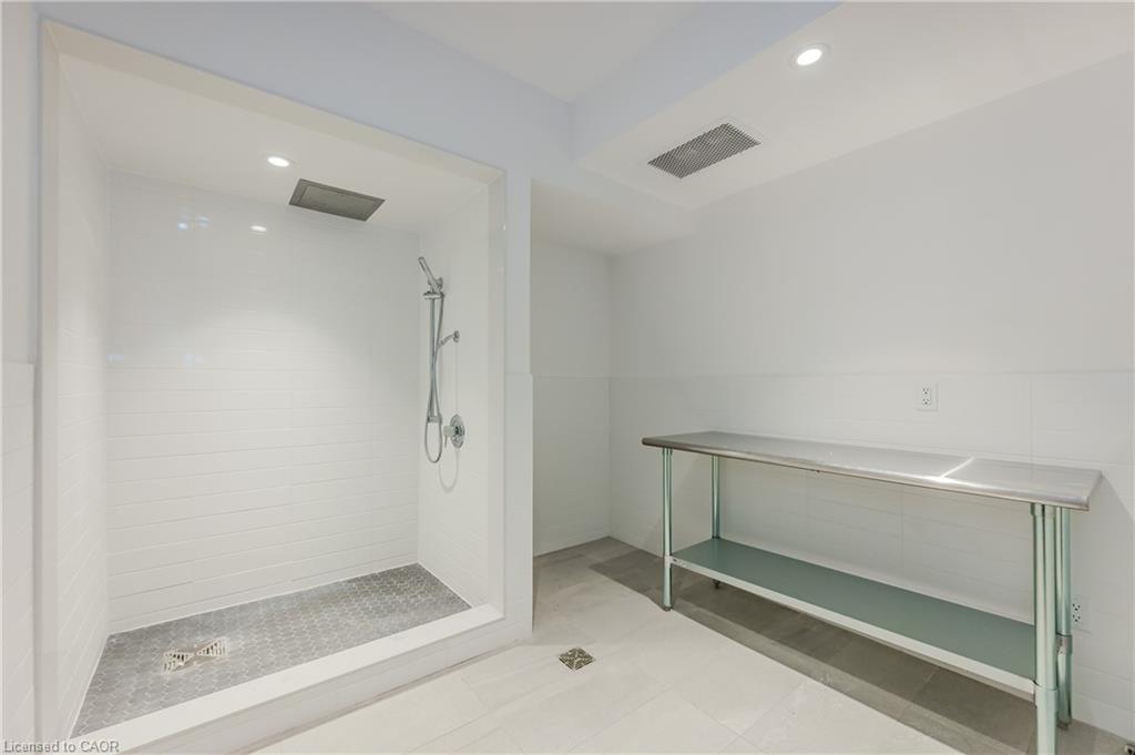 1803-55 Duke Street W Property Photo 37