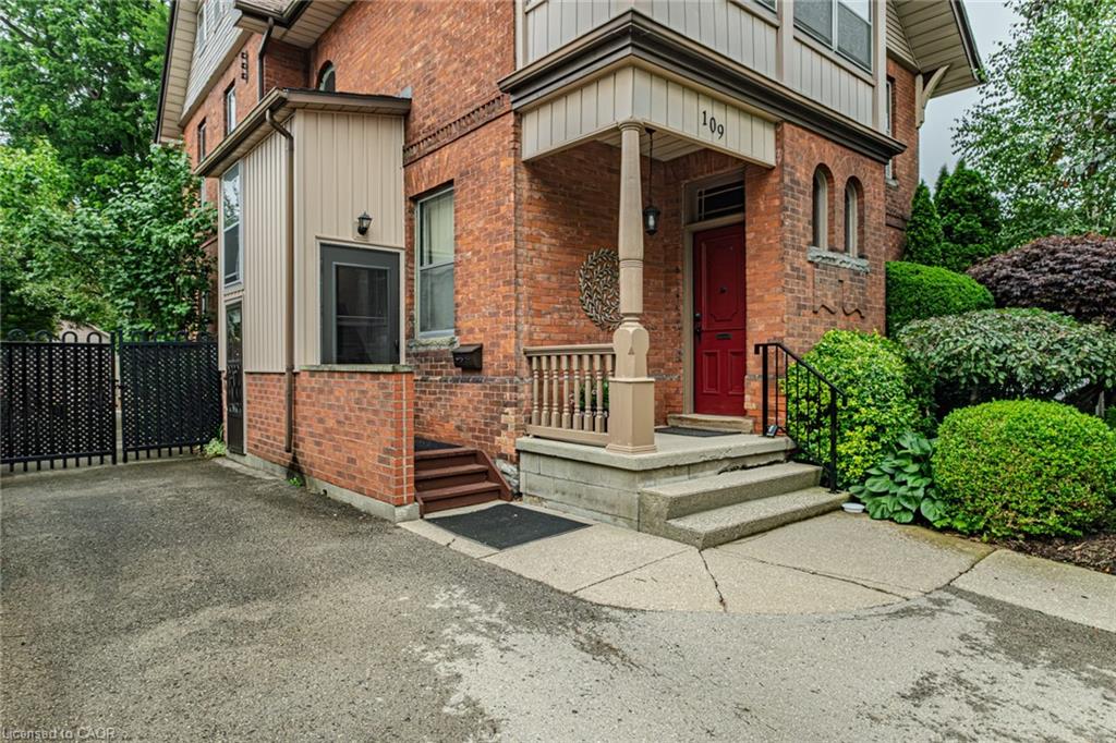 109 Talbot Street N Property Photo 3