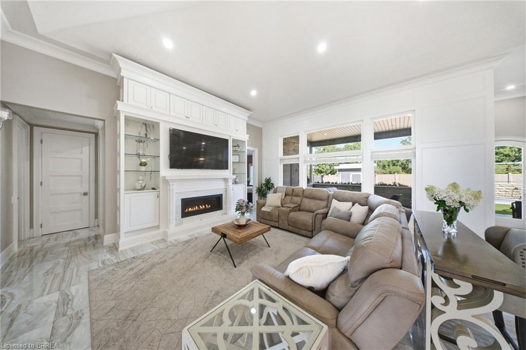 18 Harper Boulevard Property Photo 8