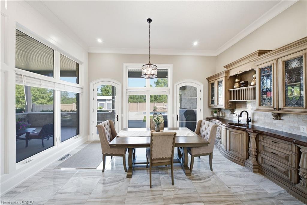 18 Harper Boulevard Property Photo 12