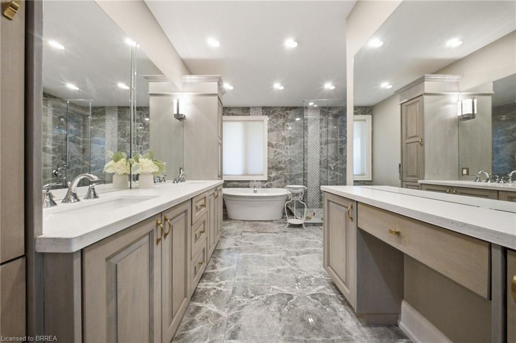 18 Harper Boulevard Property Photo 16
