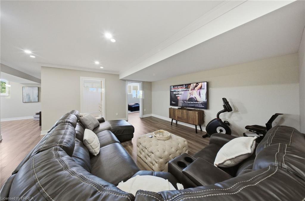 18 Harper Boulevard Property Photo 24
