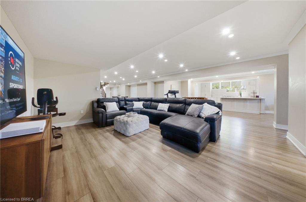 18 Harper Boulevard Property Photo 29