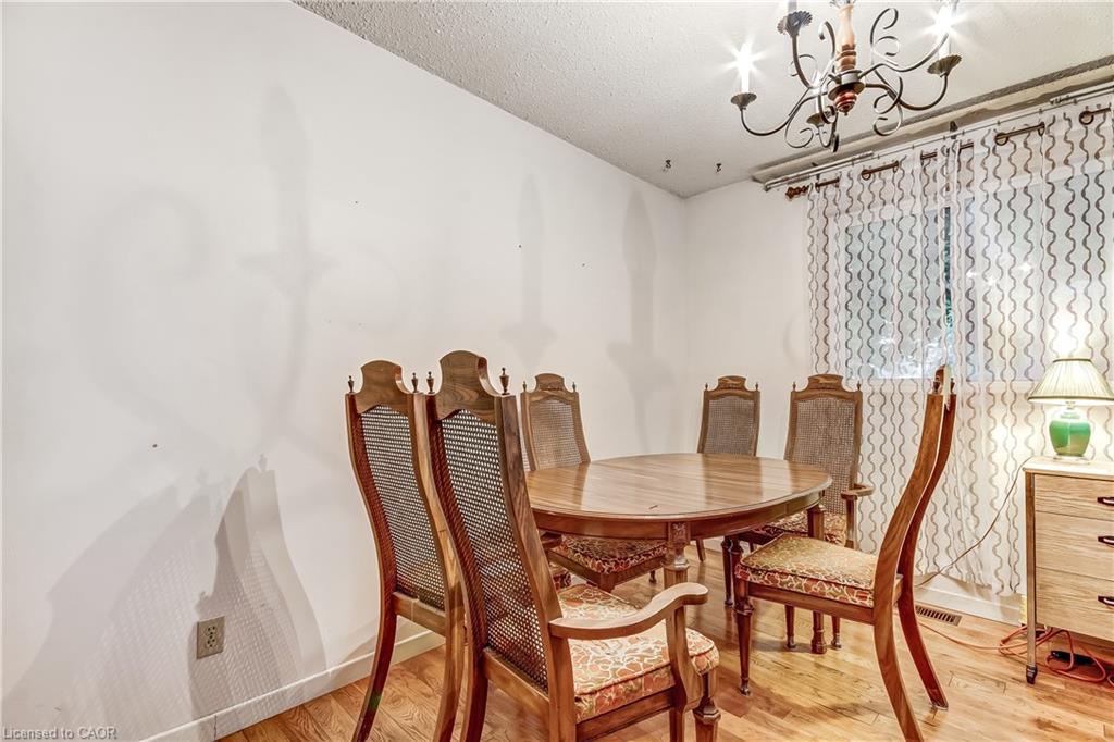 965 St George Street Property Photo 4