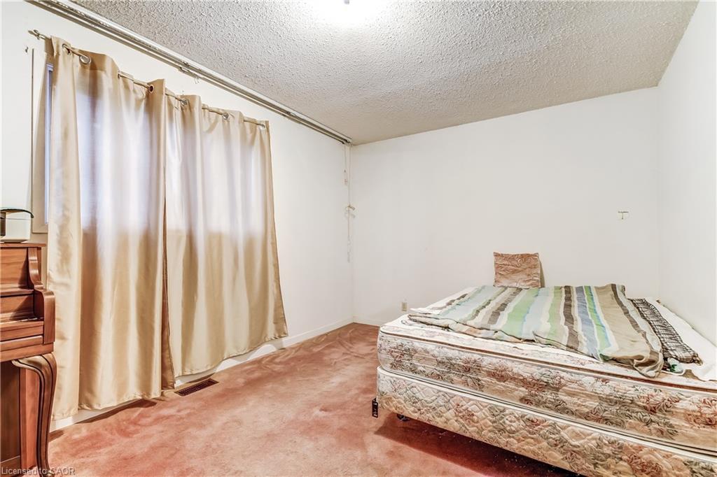 965 St George Street Property Photo 7
