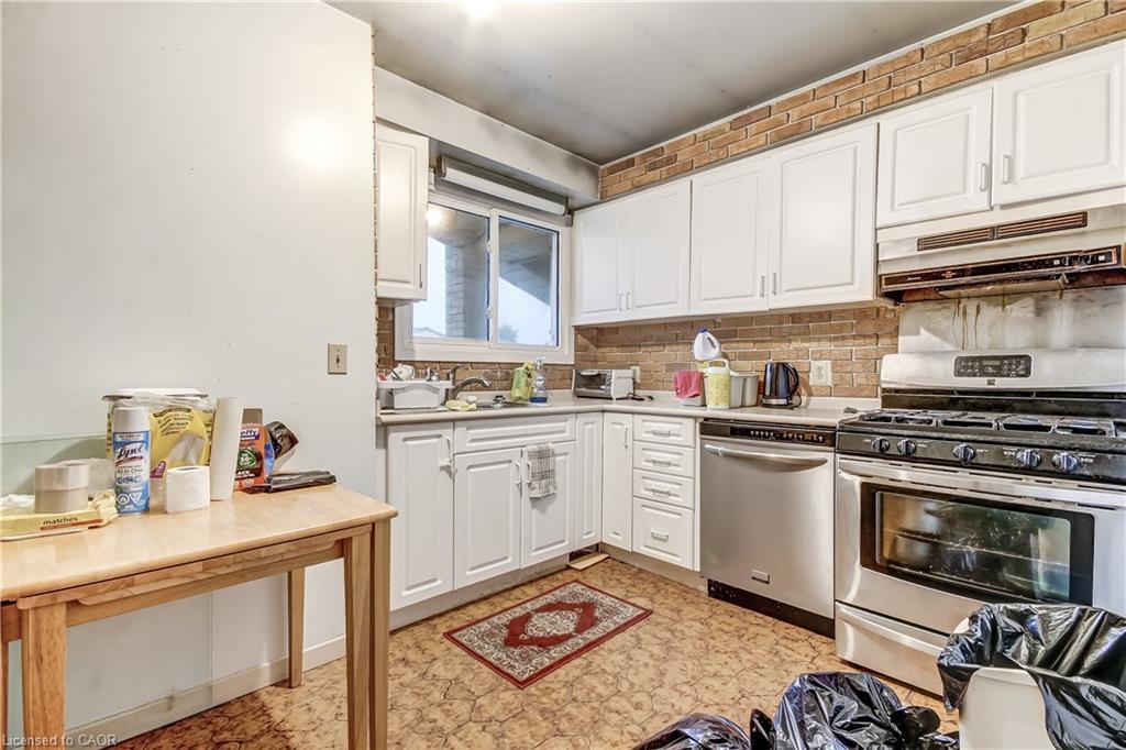 965 St George Street Property Photo 10