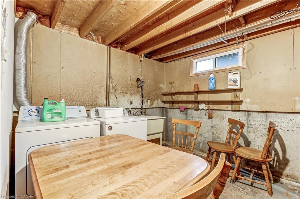 965 St George Street Property Photo 13