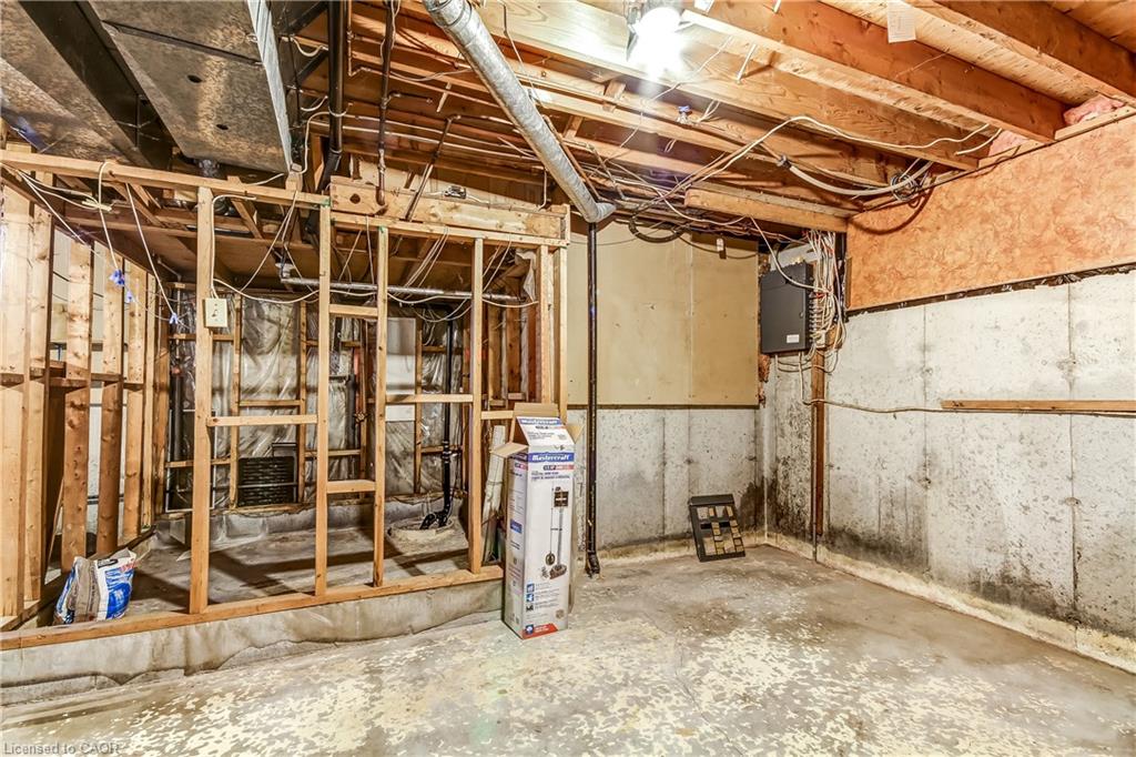 965 St George Street Property Photo 14