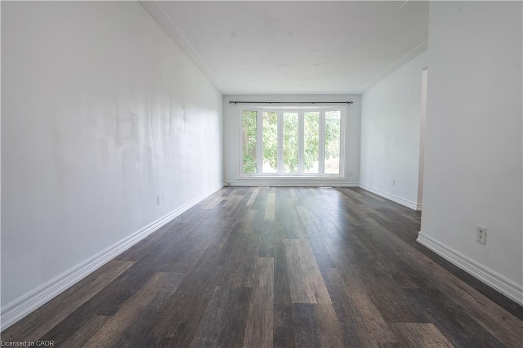 695 Glen Forrest Boulevard Property Photo 3