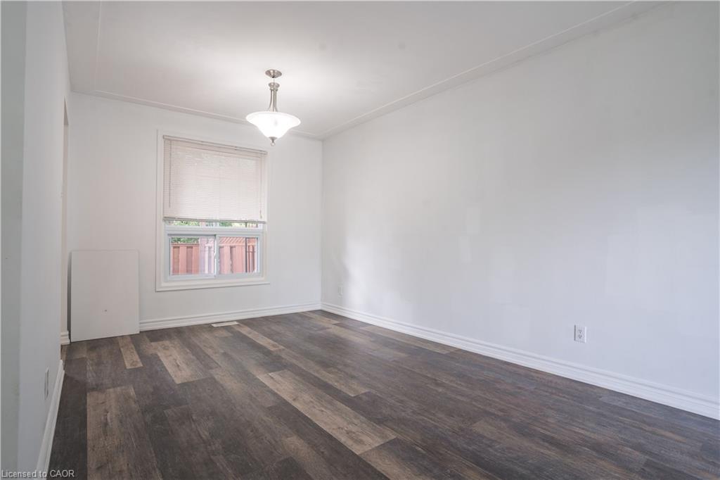 695 Glen Forrest Boulevard Property Photo 7