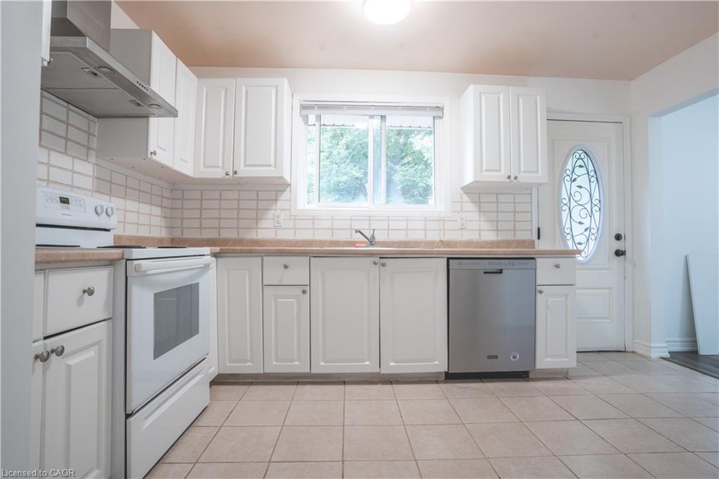 695 Glen Forrest Boulevard Property Photo 8