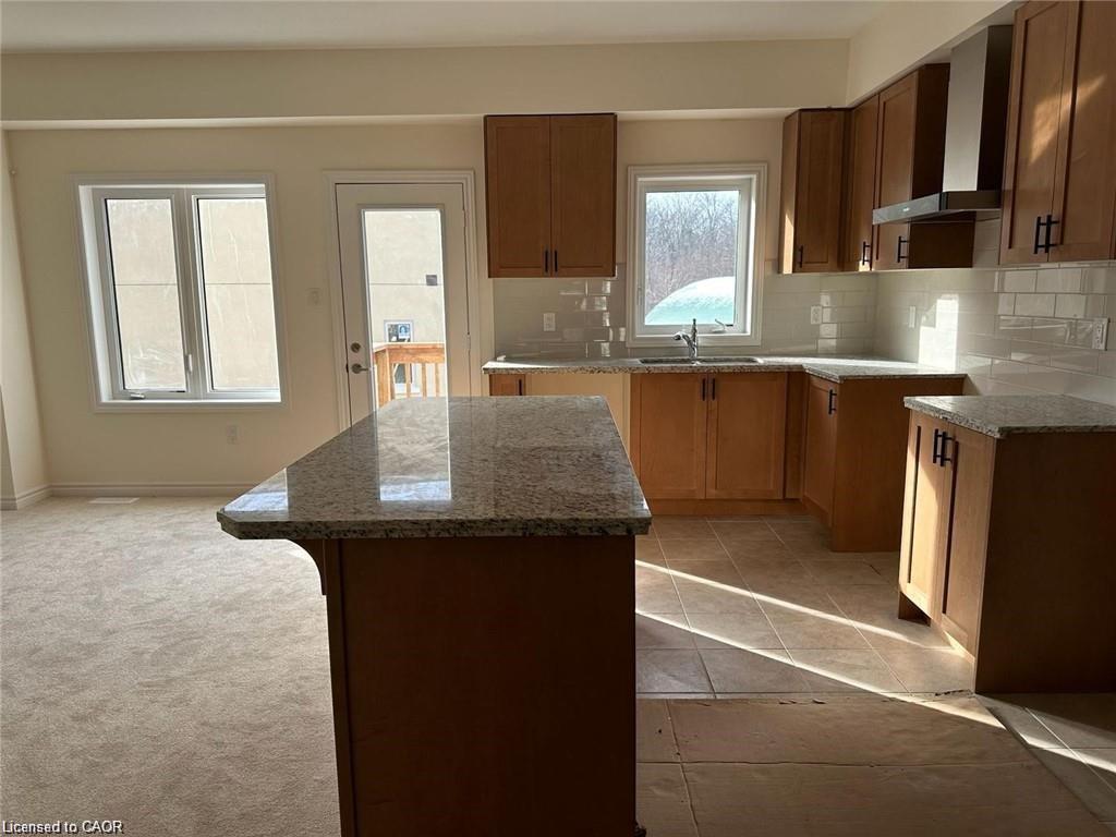 65-305 Garner Road W Property Photo 6