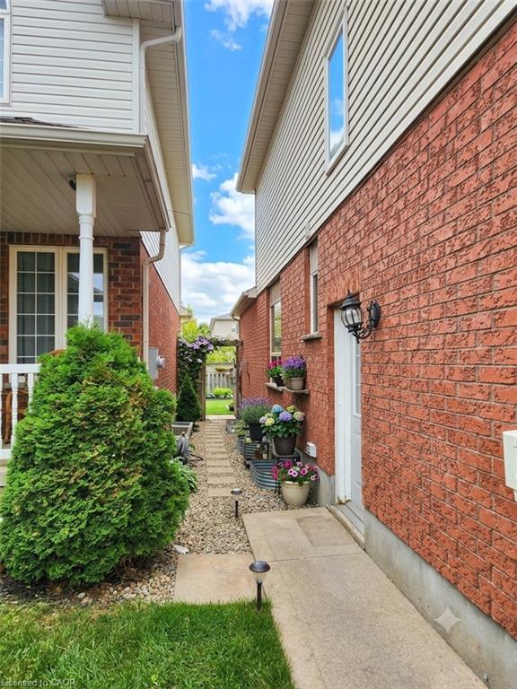 B-25 Gosling Gardens Property Photo 2