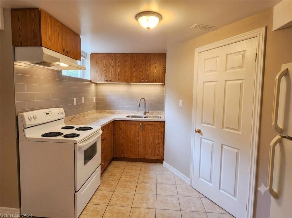 B-25 Gosling Gardens Property Photo 7