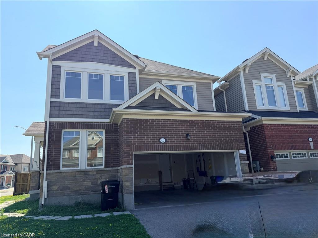 40 Wannamaker Crescent Property Photo 1