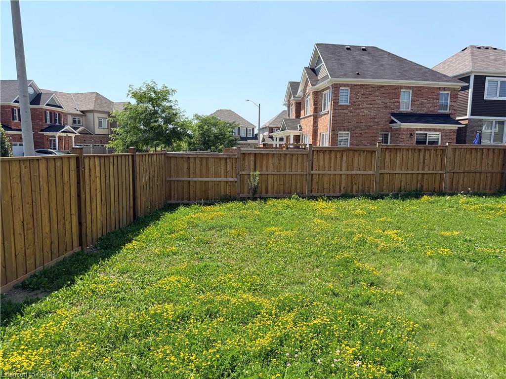 40 Wannamaker Crescent Property Photo 5