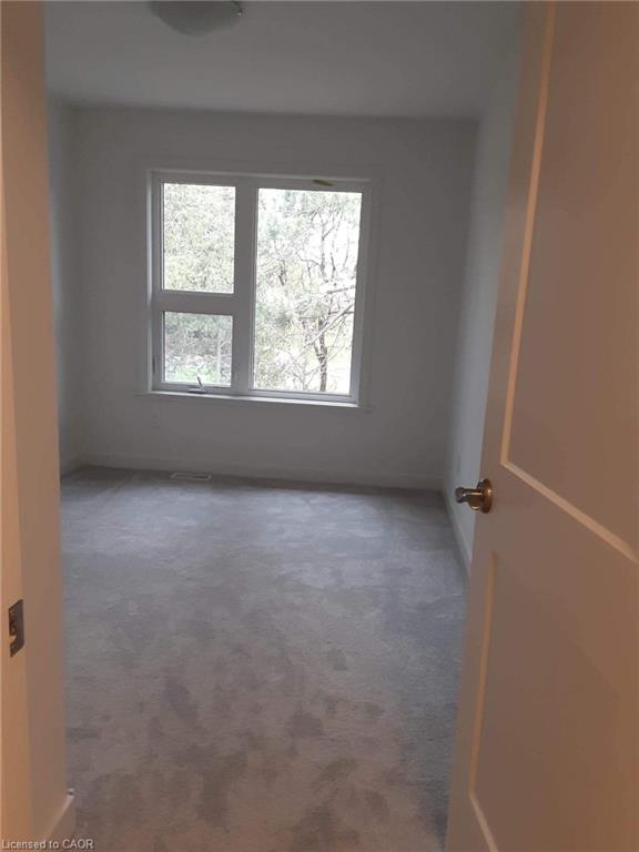33-110 Fergus Avenue Property Photo 8